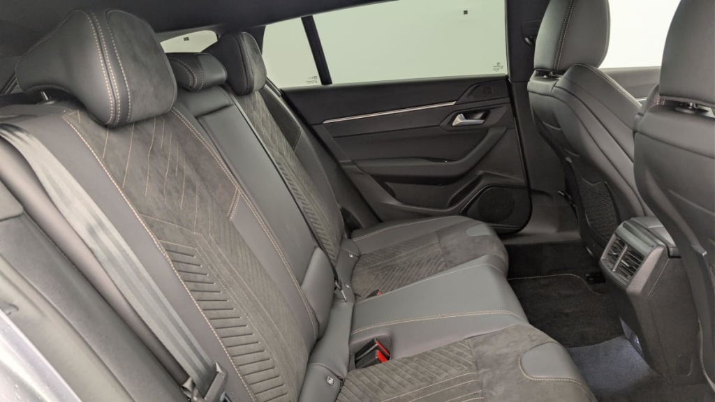 PEUGEOT 508 SW Hybrid 180 e-EAT8 Allure - ref: 1-369368 - Photo 10