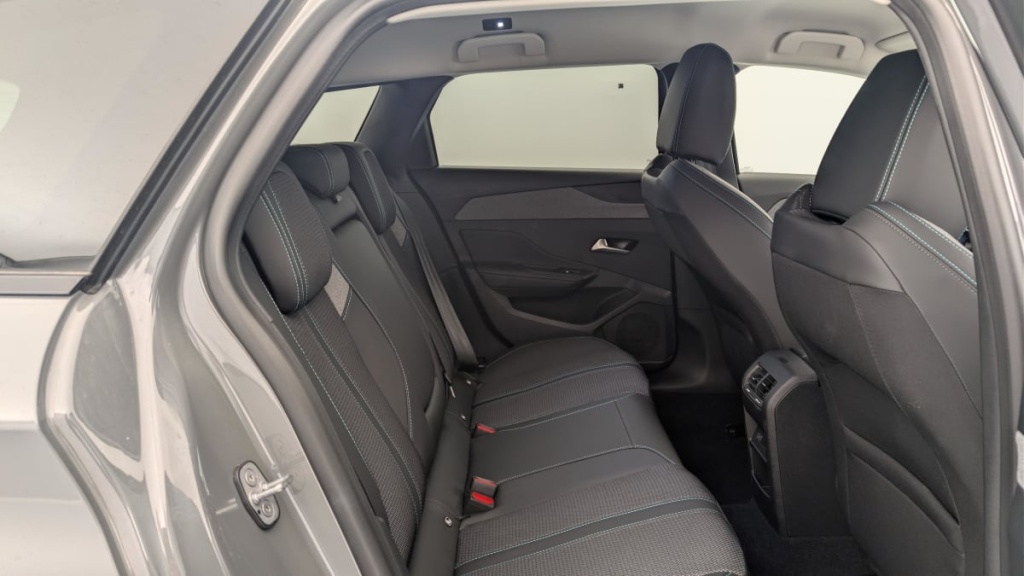 PEUGEOT 308 SW Hybrid 145 e-DCS6 Allure - ref: 1-369443 - Photo 10