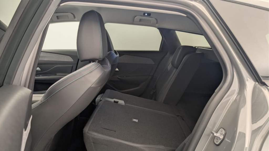 PEUGEOT 308 SW Hybrid 145 e-DCS6 Allure - ref: 1-369443 - Photo 12