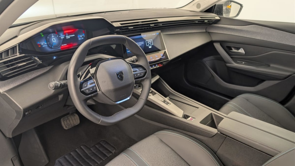 PEUGEOT 308 SW Hybrid 145 e-DCS6 Allure - ref: 1-369443 - Photo 15