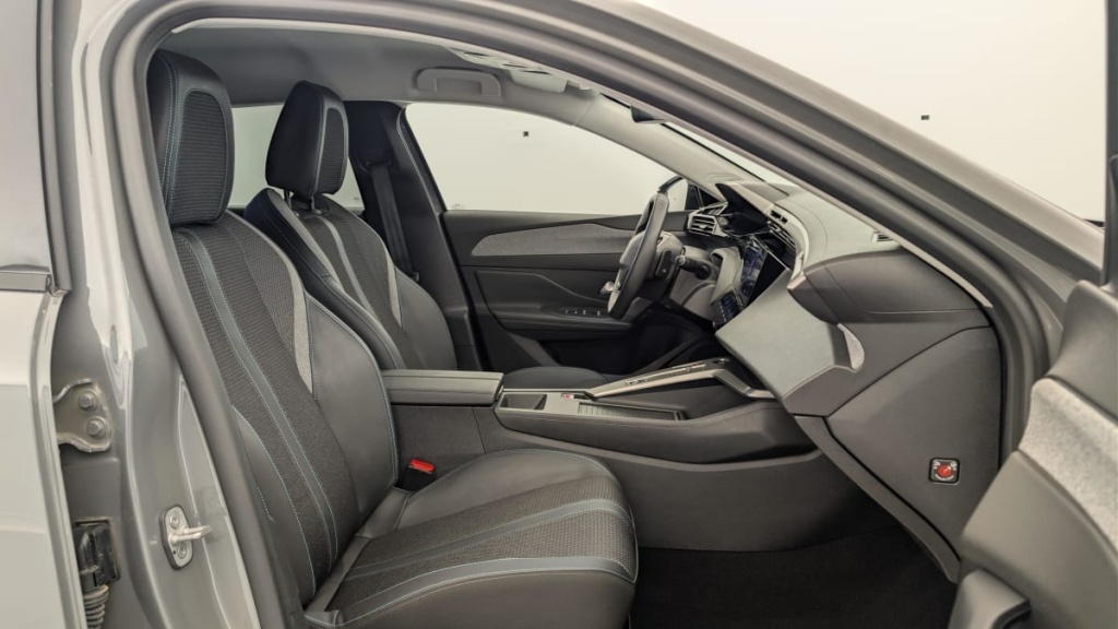 PEUGEOT 308 SW Hybrid 145 e-DCS6 Allure - ref: 1-369445 - Photo 9