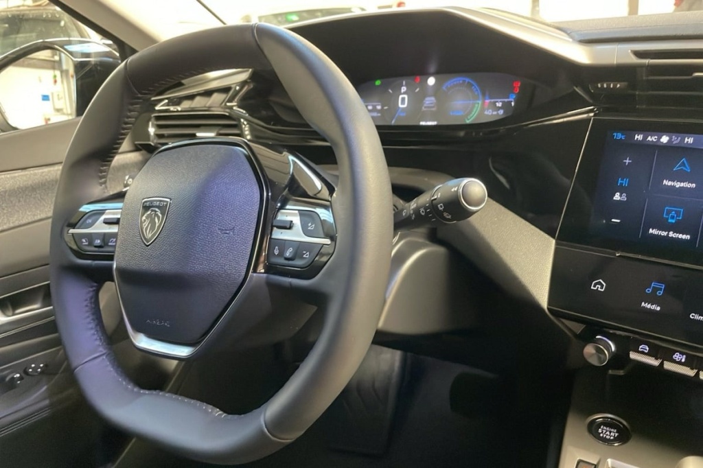 PEUGEOT 308 SW Hybrid 145 e-DCS6 Allure - ref: 1-369450 - Photo 15