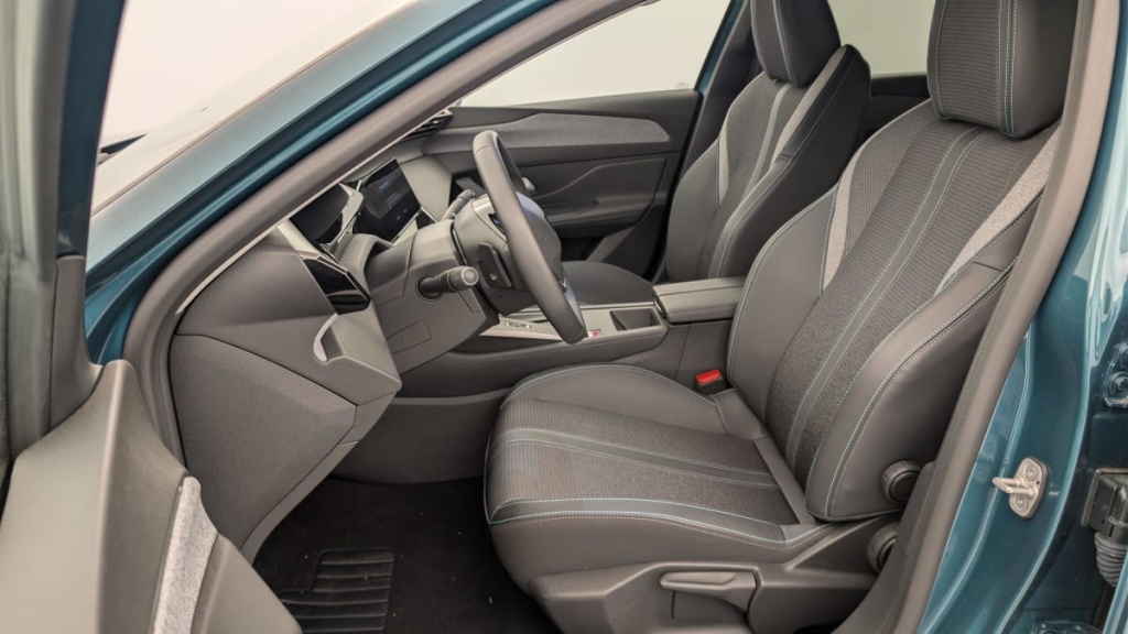 PEUGEOT 308 SW Hybrid 145 e-DCS6 Allure - ref: 1-369453 - Photo 16