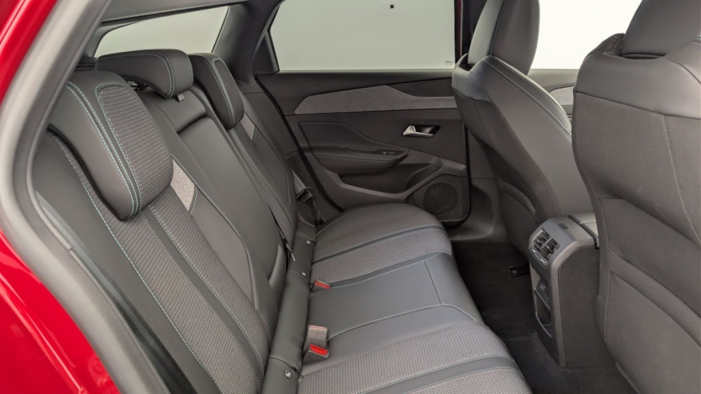 PEUGEOT 308 SW Hybrid 145 e-DCS6 Allure - ref: 1-369489 - Photo 10