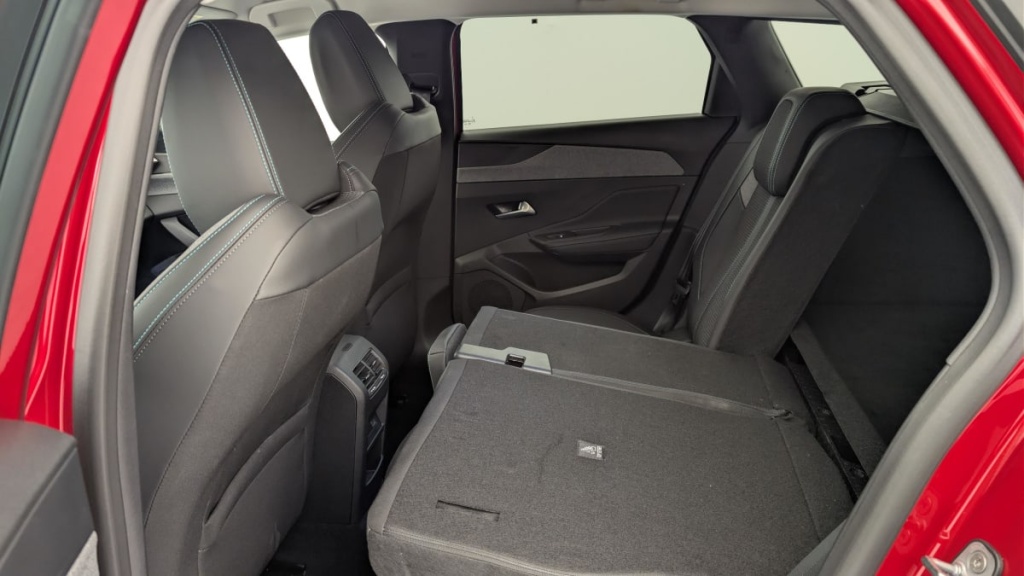 PEUGEOT 308 SW Hybrid 145 e-DCS6 Allure - ref: 1-369489 - Photo 12