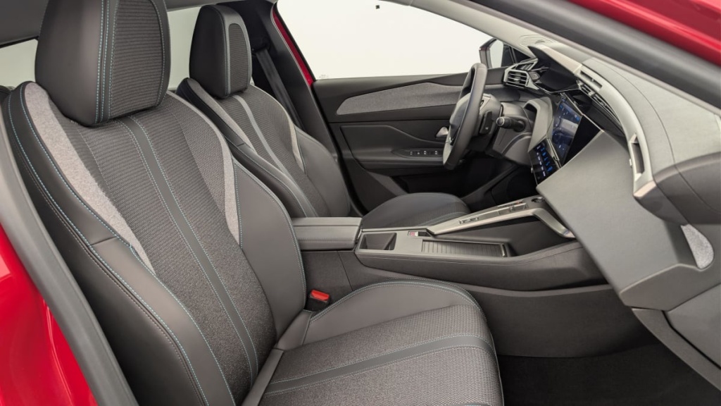 PEUGEOT 308 SW Hybrid 145 e-DCS6 Allure - ref: 1-369489 - Photo 9