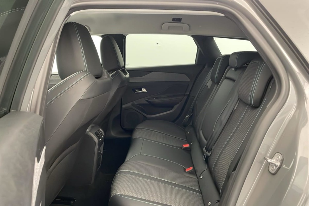 PEUGEOT 308 SW Hybrid 145 e-DCS6 Allure - ref: 1-369492 - Photo 10