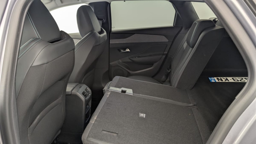 PEUGEOT 308 SW Hybrid 145 e-DCS6 Allure - ref: 1-369497 - Photo 12