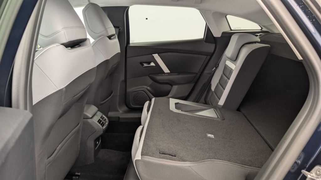 CITROEN C4 Hybride 145 e-DCS6 Max - ref: 1-369554 - Photo 12