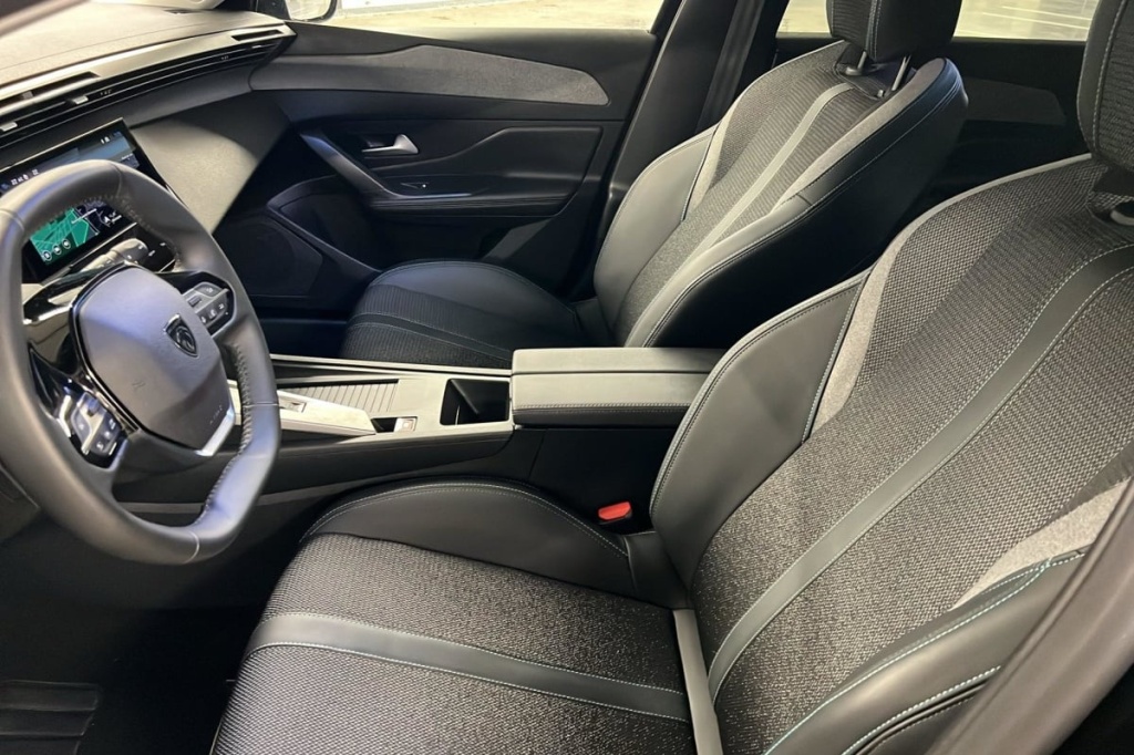 PEUGEOT 308 Hybrid 145 e-DCS6 Allure - ref: 1-369630 - Photo 9