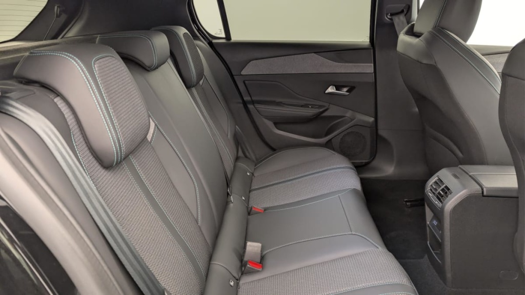 PEUGEOT 308 Hybrid 145 e-DCS6 Allure - ref: 1-369631 - Photo 10