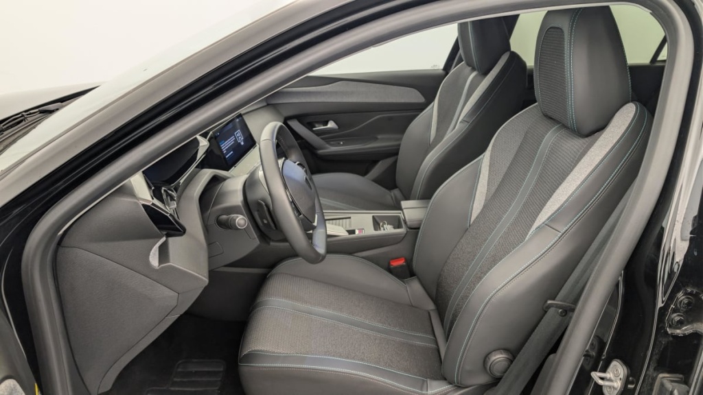 PEUGEOT 308 Hybrid 145 e-DCS6 Allure - ref: 1-369631 - Photo 16