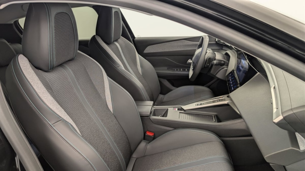 PEUGEOT 308 Hybrid 145 e-DCS6 Allure - ref: 1-369631 - Photo 9