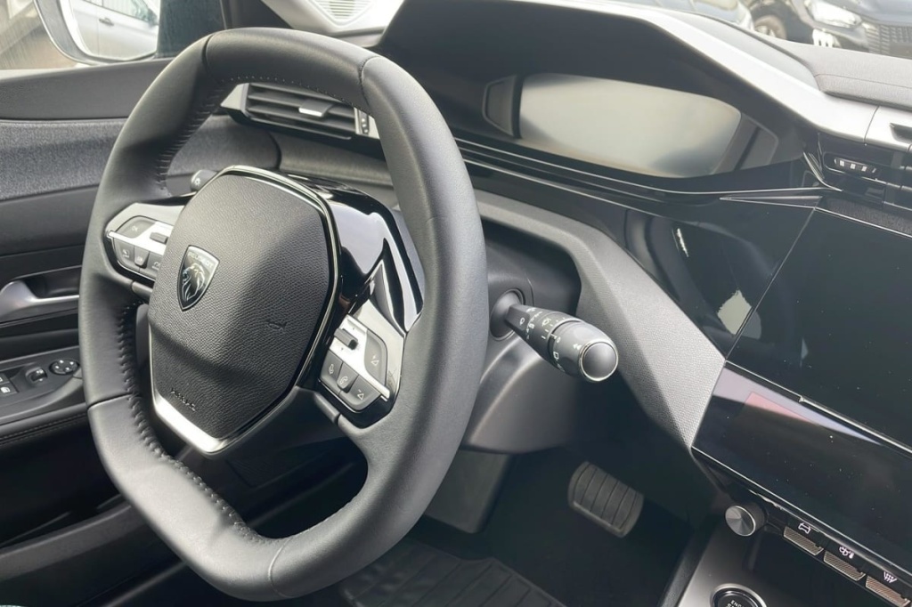 PEUGEOT 308 Hybrid 145 e-DCS6 Allure - ref: 1-369632 - Photo 15