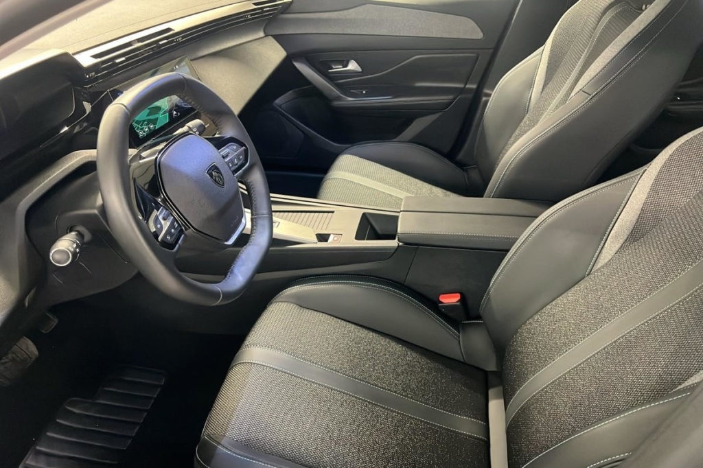 PEUGEOT 308 Hybrid 145 e-DCS6 Allure - ref: 1-369639 - Photo 9