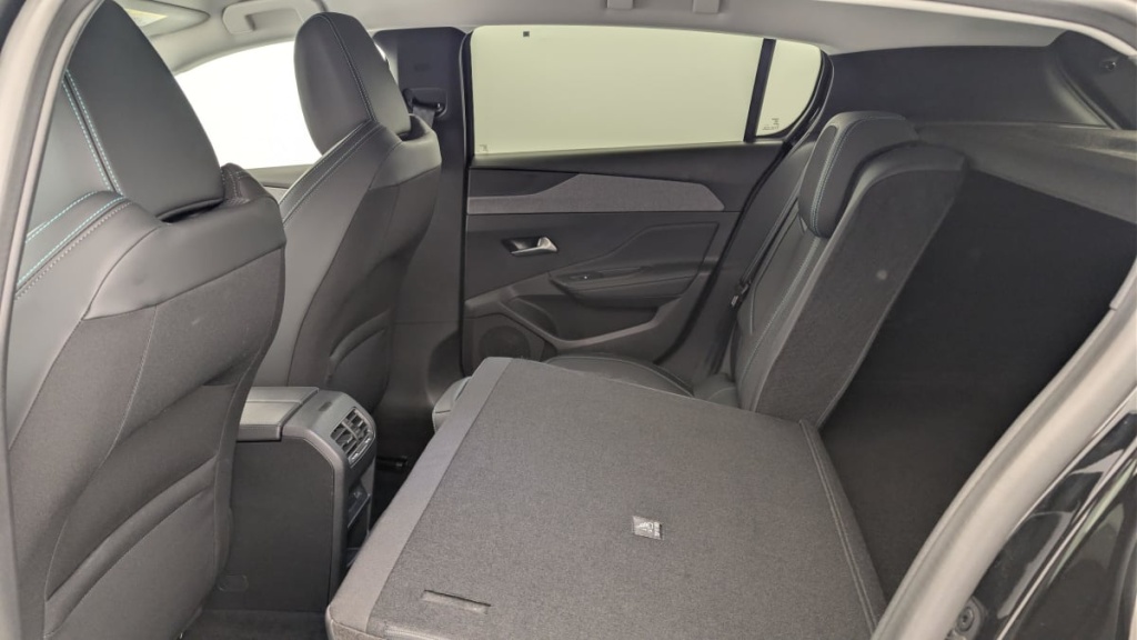 PEUGEOT 308 Hybrid 145 e-DCS6 Allure - ref: 1-369642 - Photo 12