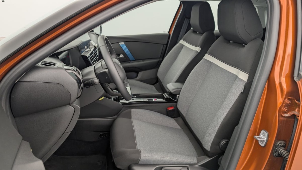 CITROEN E-C4 136 ch Automatique Feel - ref: 1-369649 - Photo 16