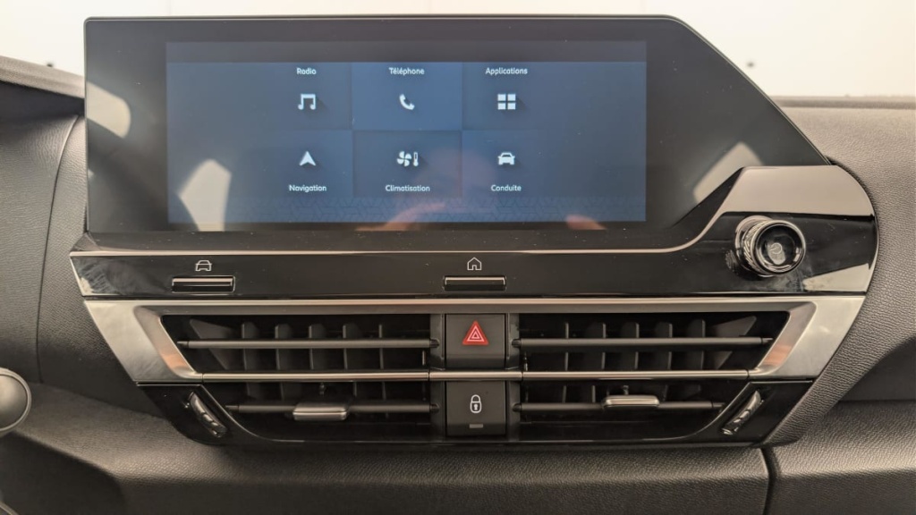 CITROEN E-C4 136 ch Automatique Feel - ref: 1-369649 - Photo 17