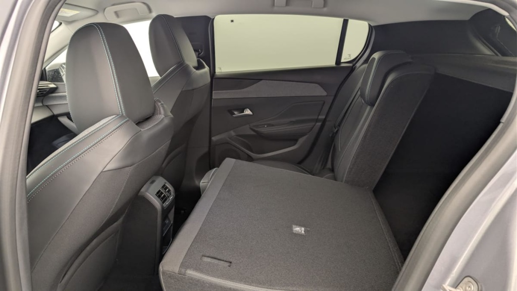 PEUGEOT 308 Hybrid 145 e-DCS6 Allure - ref: 1-369656 - Photo 12