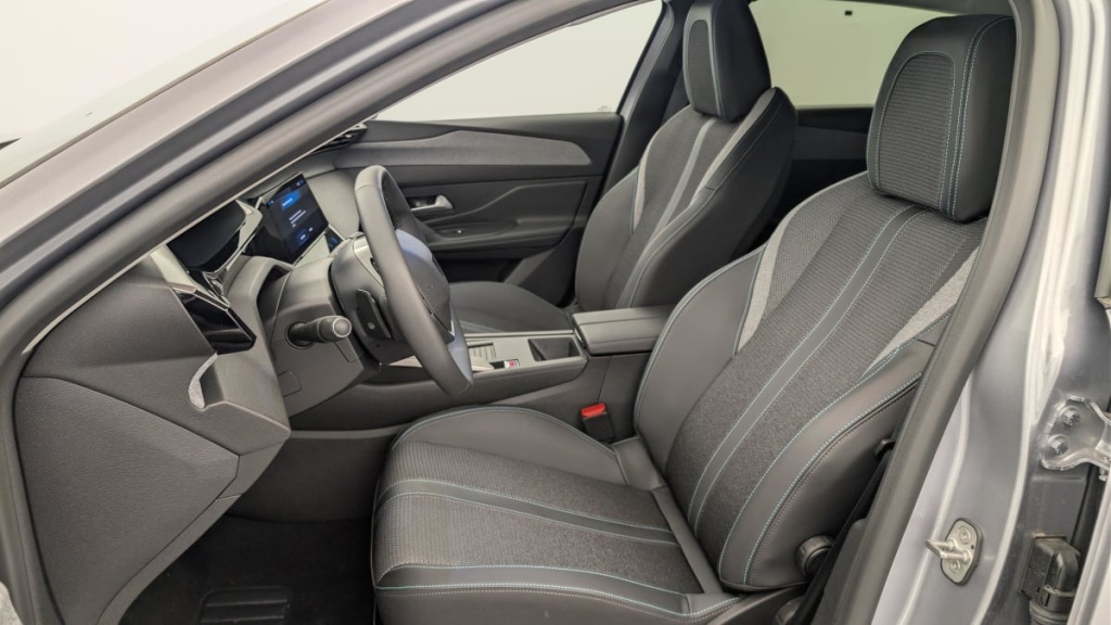 PEUGEOT 308 Hybrid 145 e-DCS6 Allure - ref: 1-369656 - Photo 16