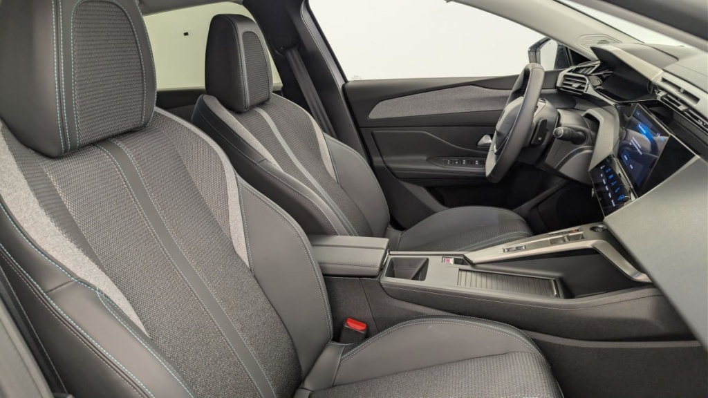 PEUGEOT 308 Hybrid 145 e-DCS6 Allure - ref: 1-369656 - Photo 9