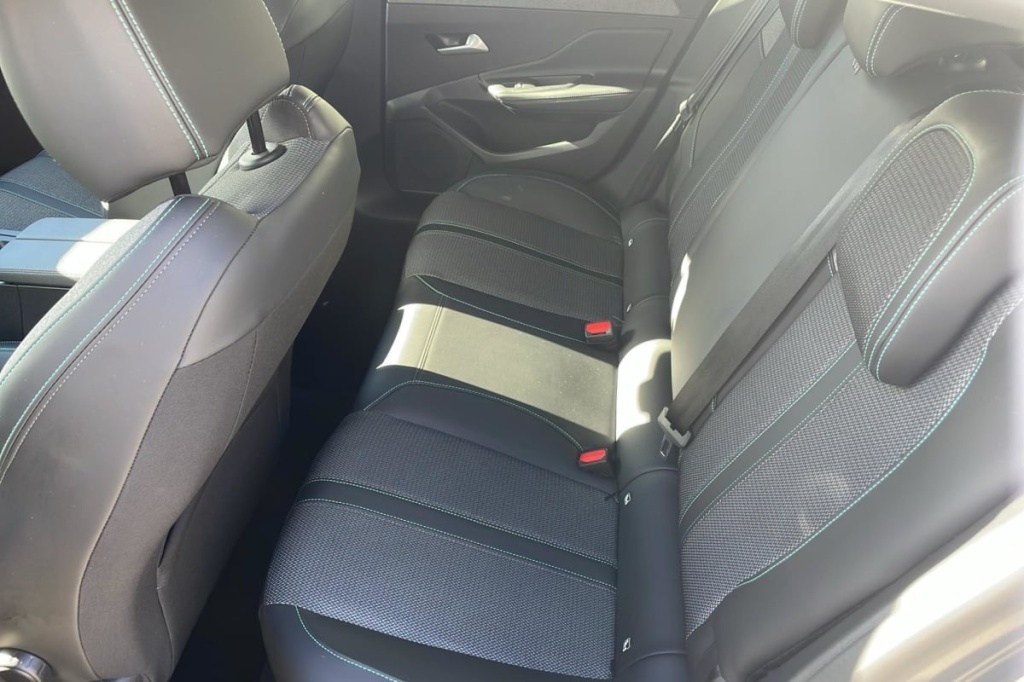 PEUGEOT 308 Hybrid 145 e-DCS6 Allure - ref: 1-369657 - Photo 10