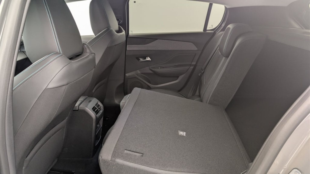 PEUGEOT 308 Hybrid 145 e-DCS6 Allure - ref: 1-369658 - Photo 12