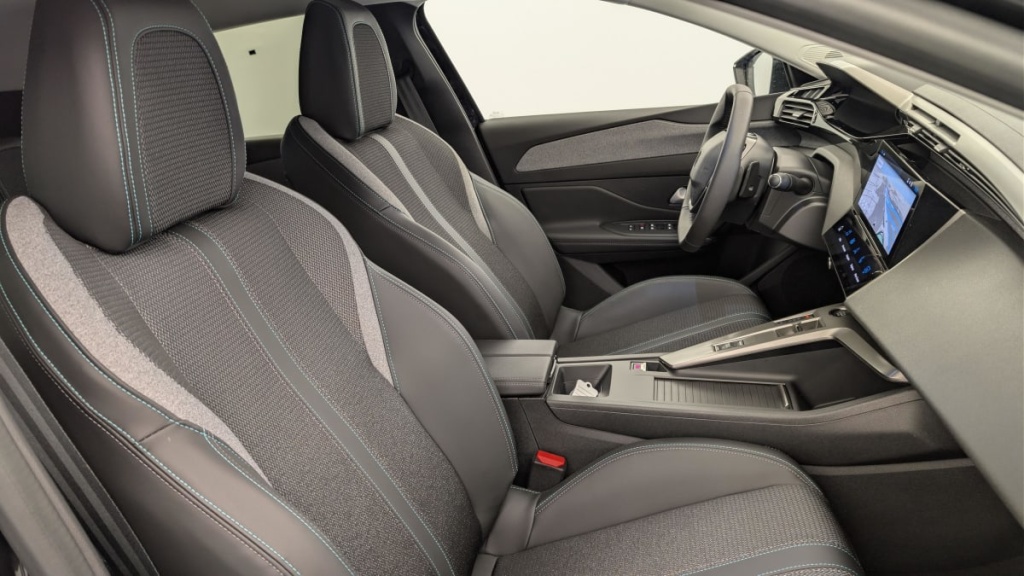 PEUGEOT 308 Hybrid 145 e-DCS6 Allure - ref: 1-369662 - Photo 9