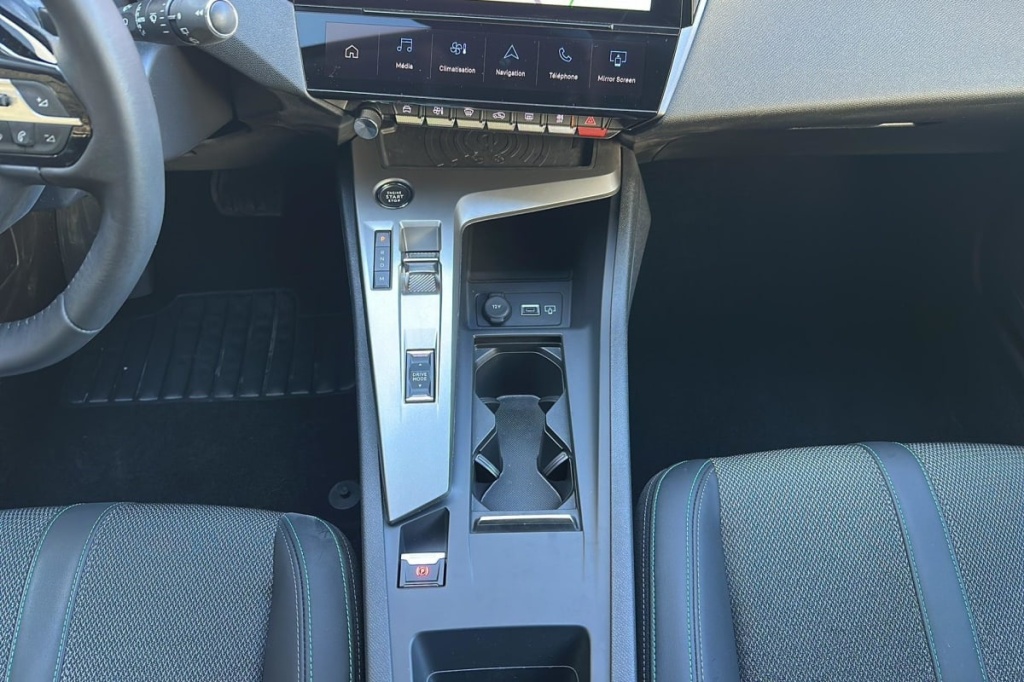 PEUGEOT 308 Hybrid 145 e-DCS6 Allure - ref: 1-369663 - Photo 17