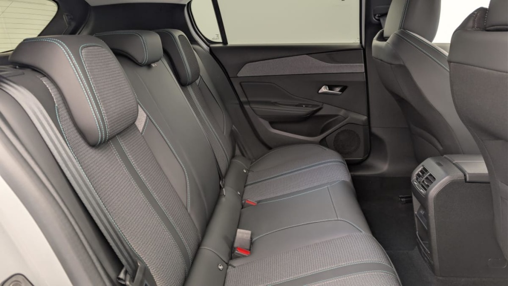 PEUGEOT 308 Hybrid 145 e-DCS6 Allure - ref: 1-369667 - Photo 10