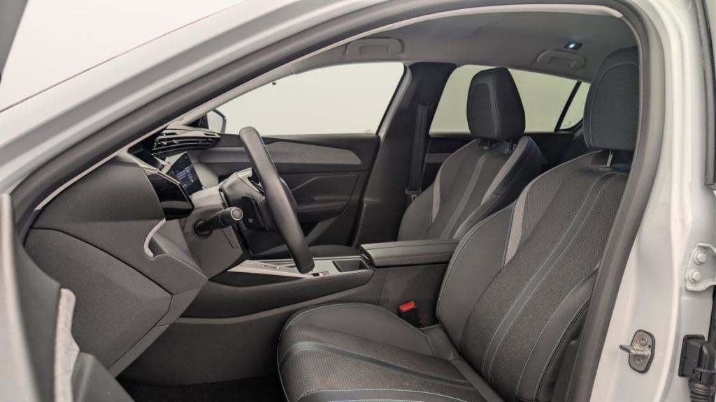 PEUGEOT 308 Hybrid 145 e-DCS6 Allure - ref: 1-369668 - Photo 16