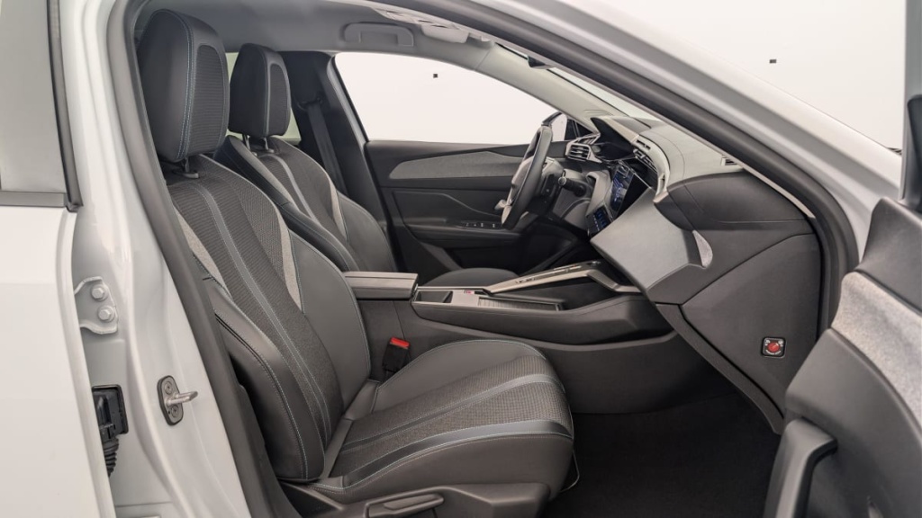 PEUGEOT 308 Hybrid 145 e-DCS6 Allure - ref: 1-369668 - Photo 9