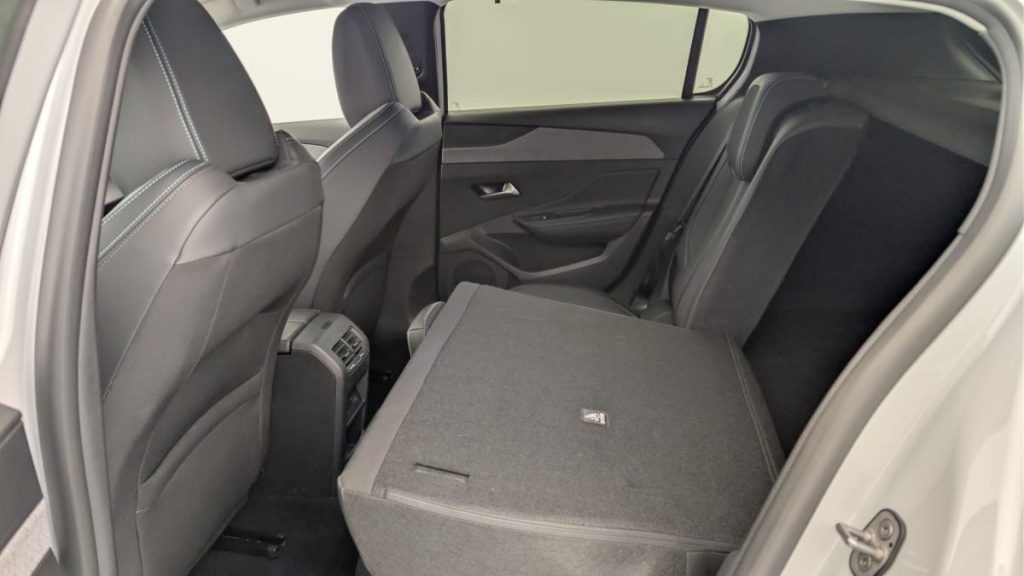 PEUGEOT 308 Hybrid 145 e-DCS6 Allure - ref: 1-369670 - Photo 12