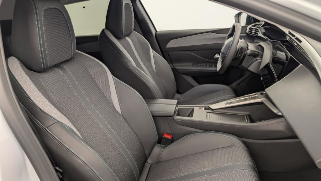 PEUGEOT 308 Hybrid 145 e-DCS6 Allure - ref: 1-369670 - Photo 9