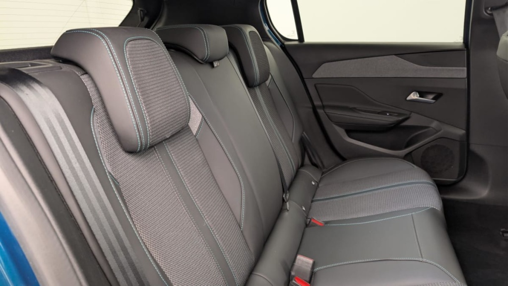 PEUGEOT 308 Hybrid 145 e-DCS6 Allure - ref: 1-369673 - Photo 10