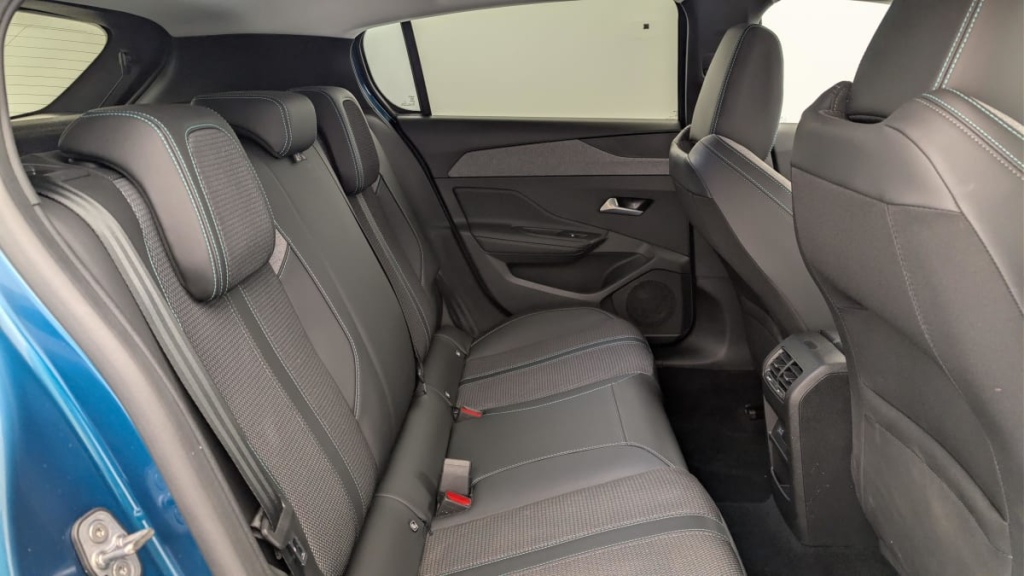 PEUGEOT 308 Hybrid 145 e-DCS6 Allure - ref: 1-369674 - Photo 10