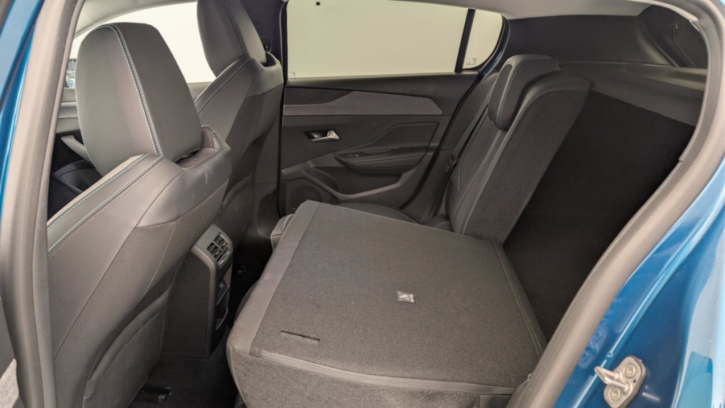 PEUGEOT 308 Hybrid 145 e-DCS6 Allure - ref: 1-369674 - Photo 12