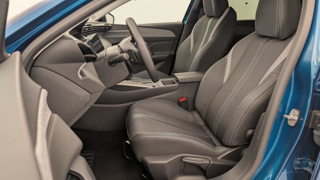 PEUGEOT 308 Hybrid 145 e-DCS6 Allure - ref: 1-369674 - Photo 16