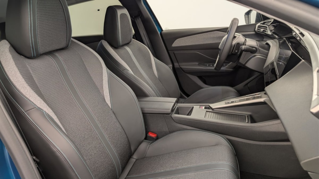 PEUGEOT 308 Hybrid 145 e-DCS6 Allure - ref: 1-369674 - Photo 9