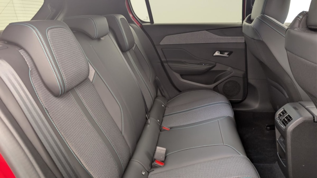 PEUGEOT 308 Hybrid 145 e-DCS6 Allure - ref: 1-369734 - Photo 10