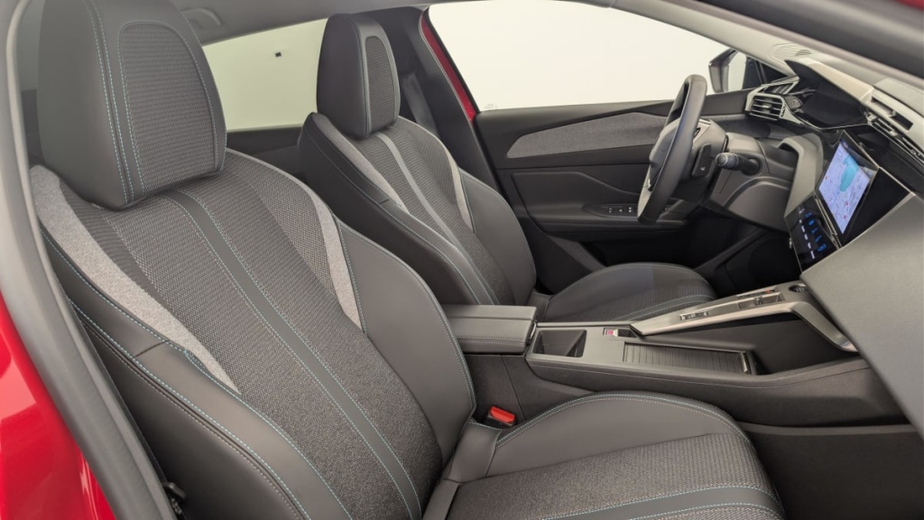 PEUGEOT 308 Hybrid 145 e-DCS6 Allure - ref: 1-369734 - Photo 9