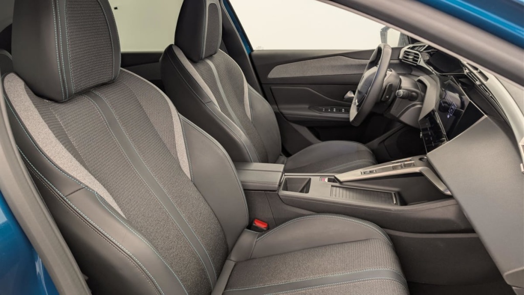 PEUGEOT 408 Hybrid 145 e-DCS6 Allure - ref: 1-369905 - Photo 9