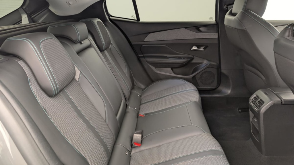 PEUGEOT 408 Hybrid 145 e-DCS6 Allure - ref: 1-369909 - Photo 10