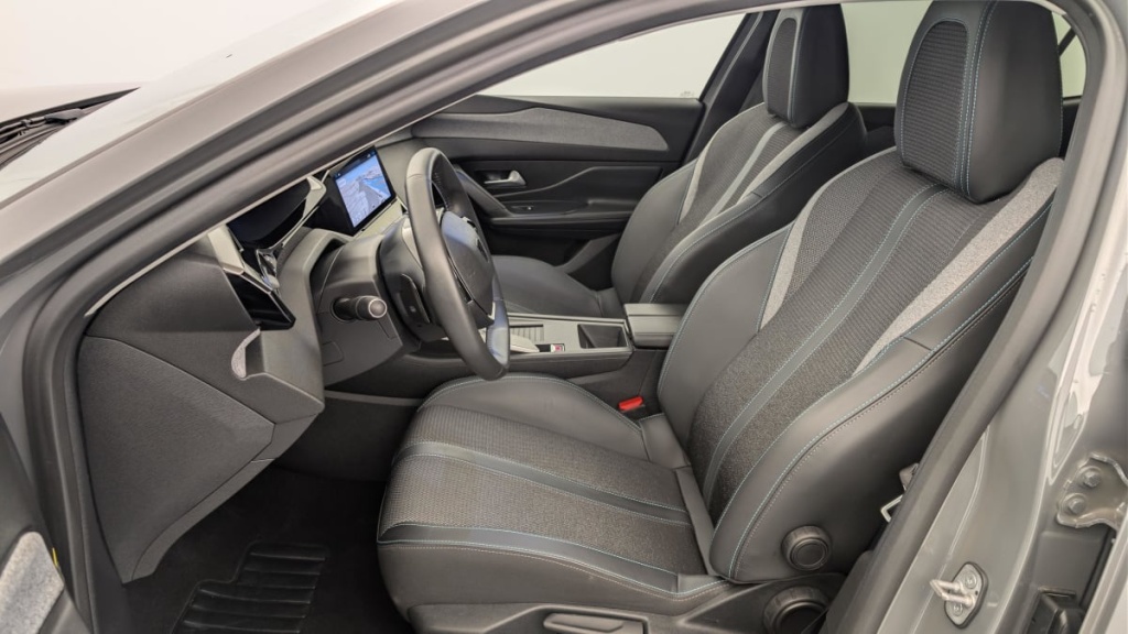 PEUGEOT 408 Hybrid 145 e-DCS6 Allure - ref: 1-369909 - Photo 16