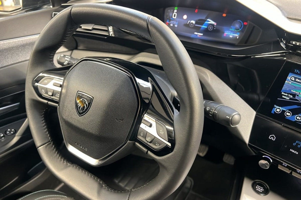 PEUGEOT 408 Hybrid 145 e-DCS6 Allure - ref: 1-369910 - Photo 14