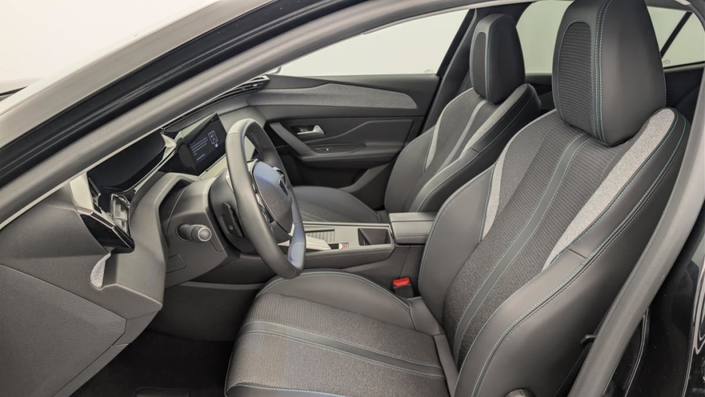 PEUGEOT 408 Hybrid 145 e-DCS6 Allure - ref: 1-369914 - Photo 16