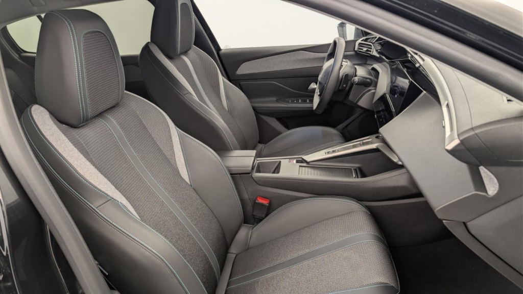 PEUGEOT 408 Hybrid 145 e-DCS6 Allure - ref: 1-369914 - Photo 9