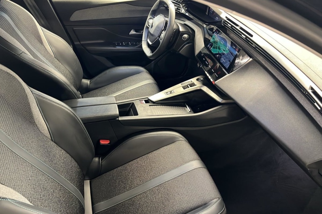 PEUGEOT 408 Hybrid 145 e-DCS6 Allure - ref: 1-369916 - Photo 9