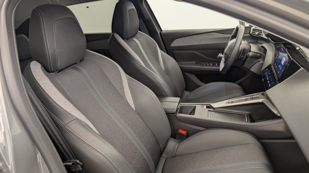 PEUGEOT 408 Hybrid 145 e-DCS6 Allure - ref: 1-369917 - Photo 9