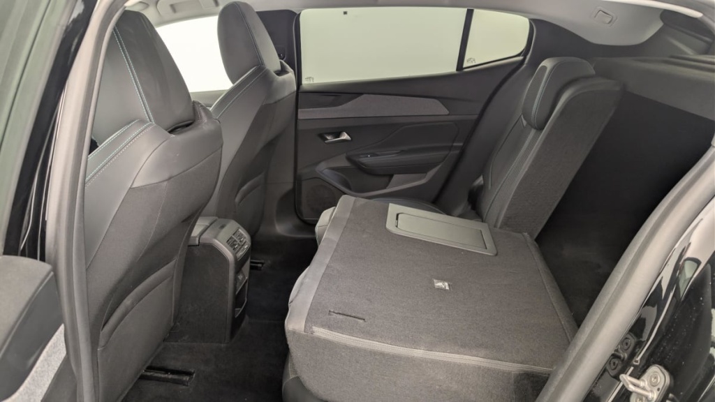 PEUGEOT 408 Hybrid 145 e-DCS6 Allure - ref: 1-369918 - Photo 12